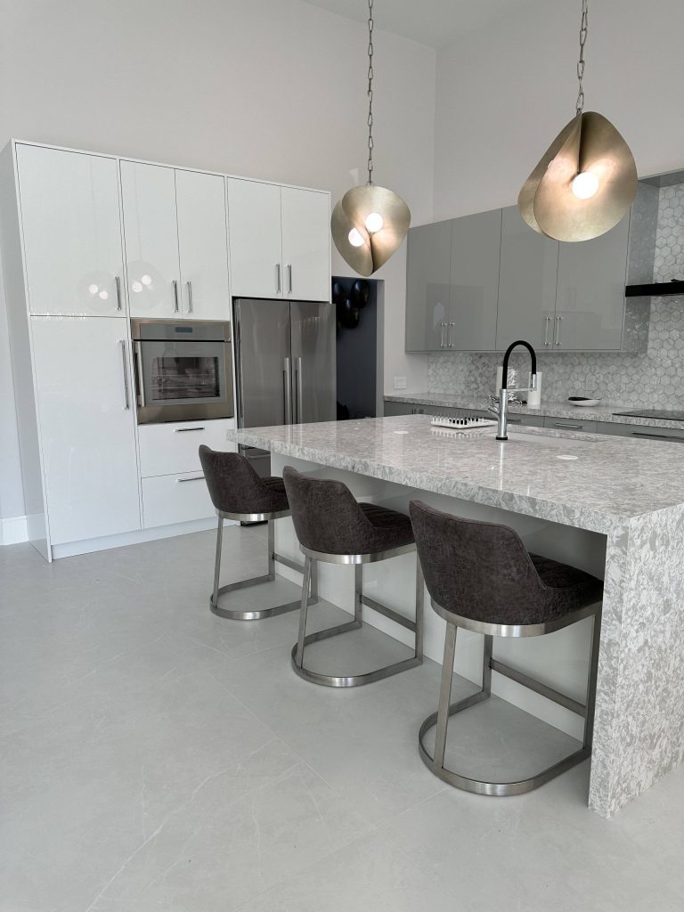 3FF68DB8 5E91 41C5 974F 5E67C42FFC65