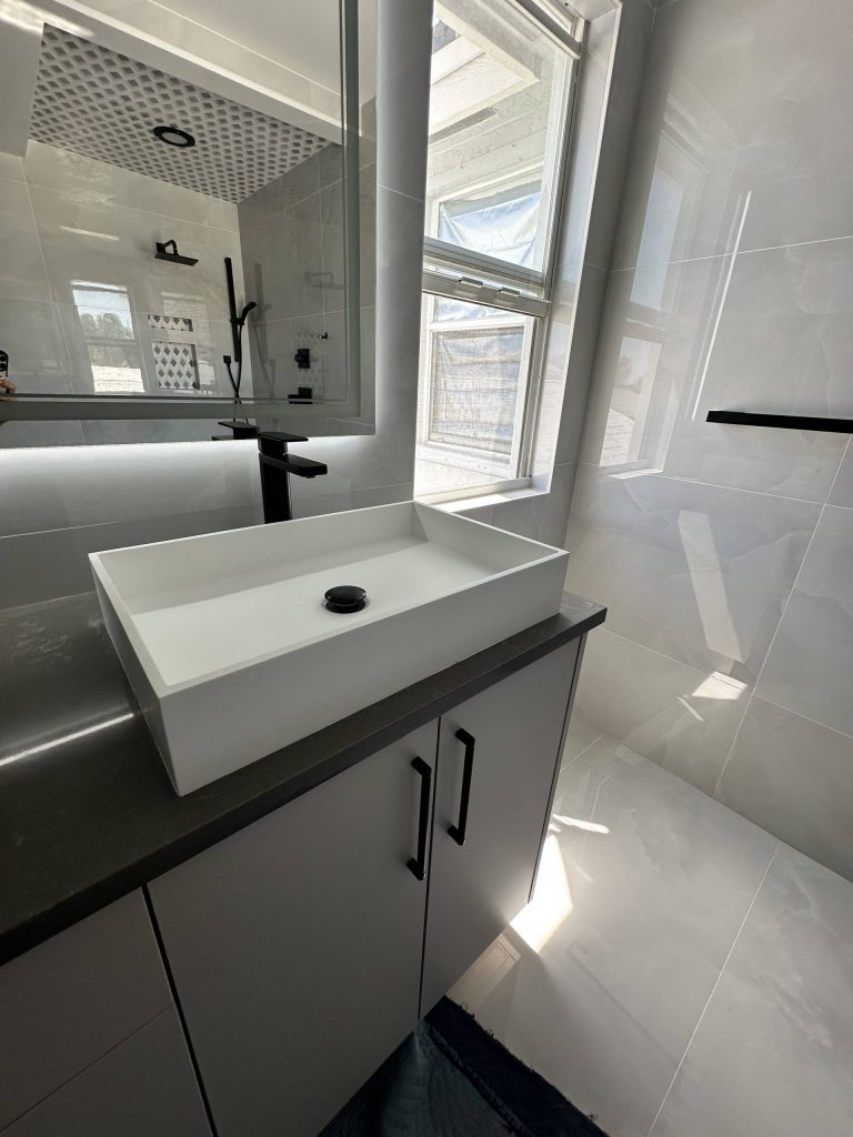 C8810B3F CEE5 48DD B481 037B25B6F47C